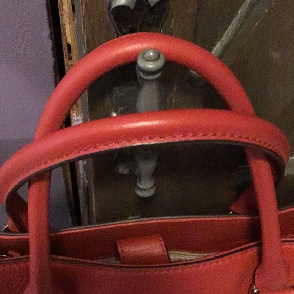 Red Michael Kors Hamilton shoulder bag medium sized, gold hardware - Picture 6 of 10